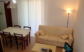 Fantastico appartamento tranquillo a pochi passi dal mare, vista fantastica sul mare, Wi-Fi Gratuito, parcheggio