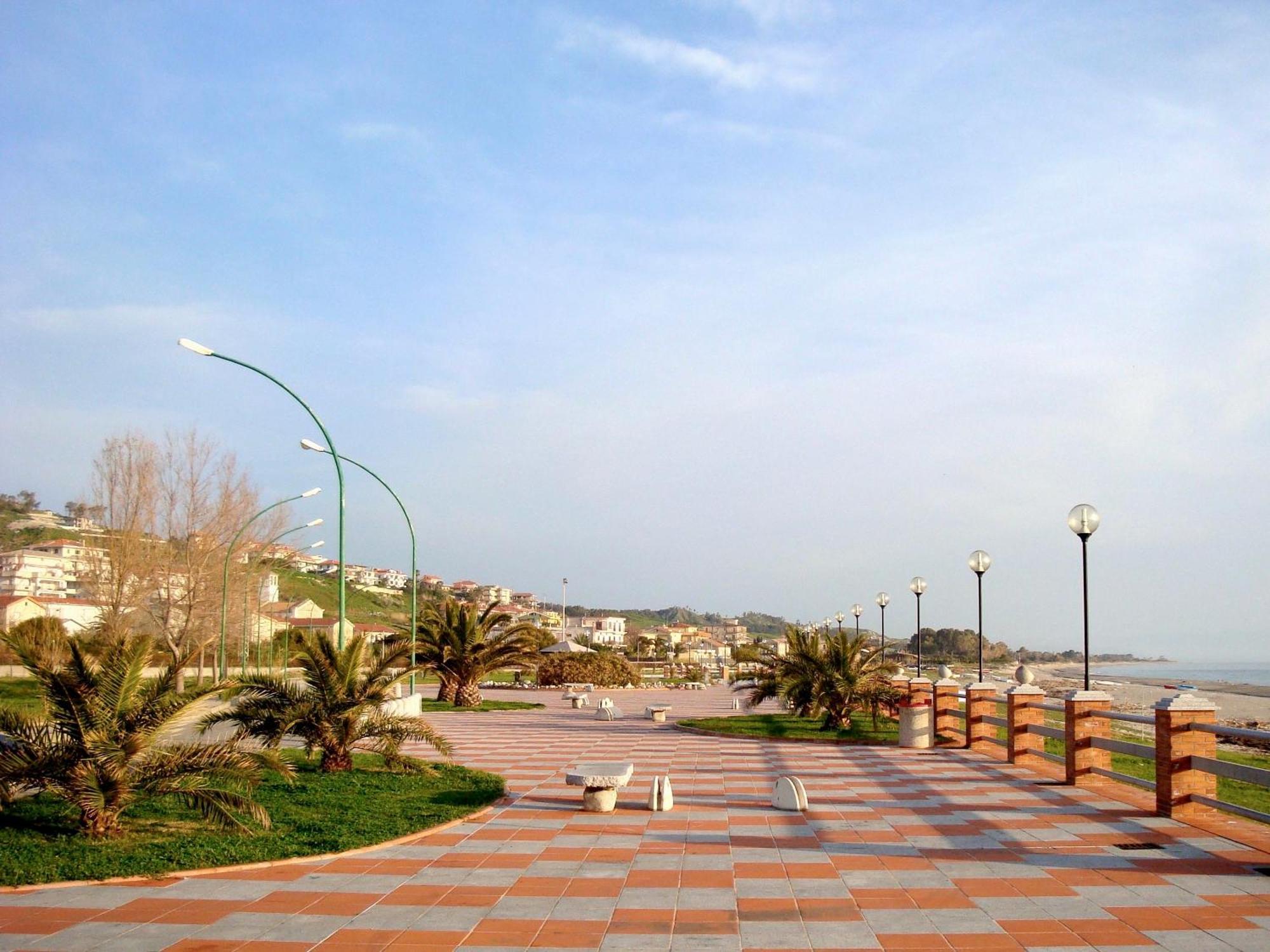 Fantastico appartamento tranquillo a pochi passi dal mare, vista fantastica sul mare, Wi-Fi Gratuito, parcheggio Santa Caterina Dello Ionio Marina Esterno foto