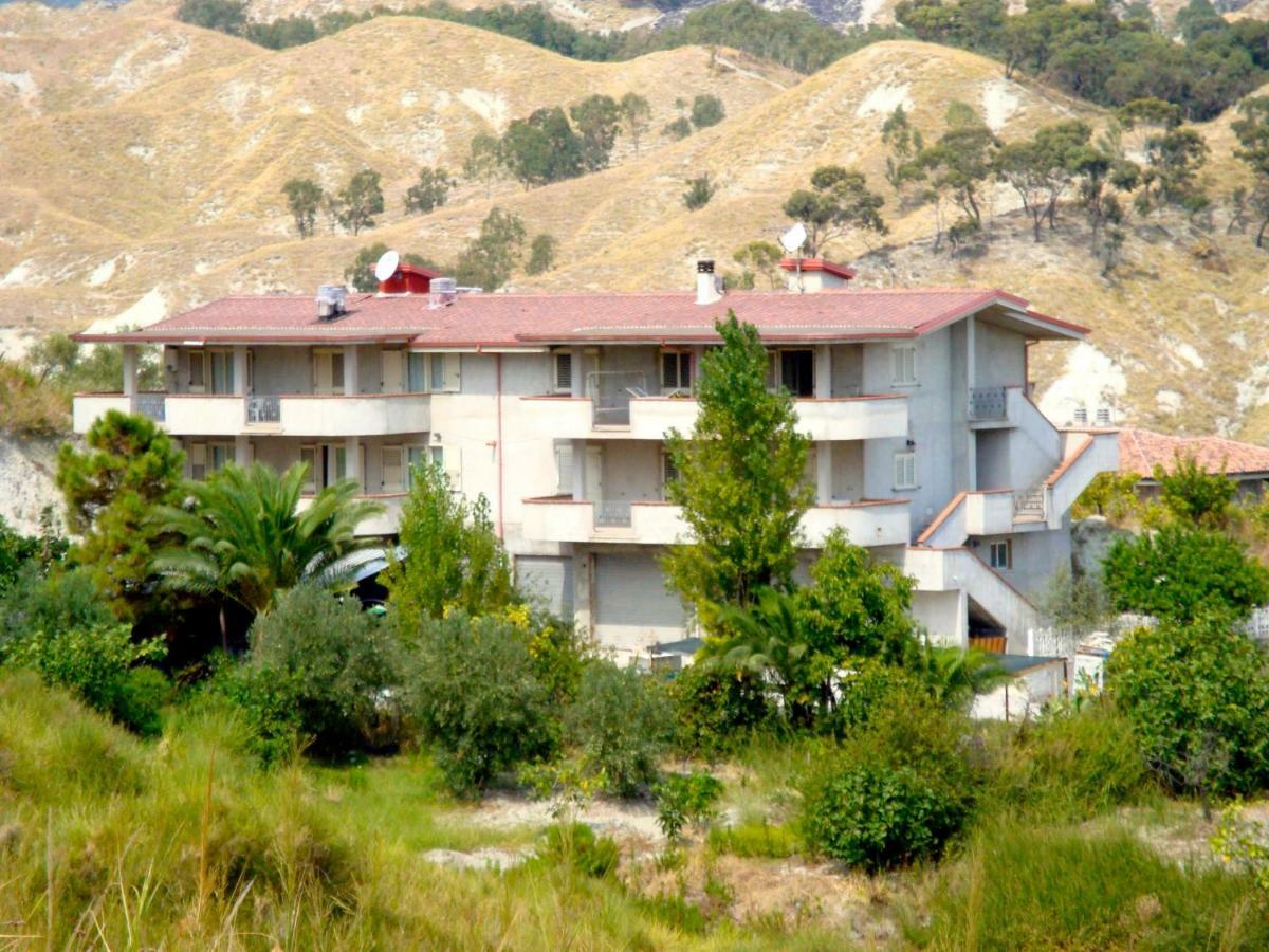 Fantastico appartamento tranquillo a pochi passi dal mare, vista fantastica sul mare, Wi-Fi Gratuito, parcheggio Santa Caterina Dello Ionio Marina Esterno foto