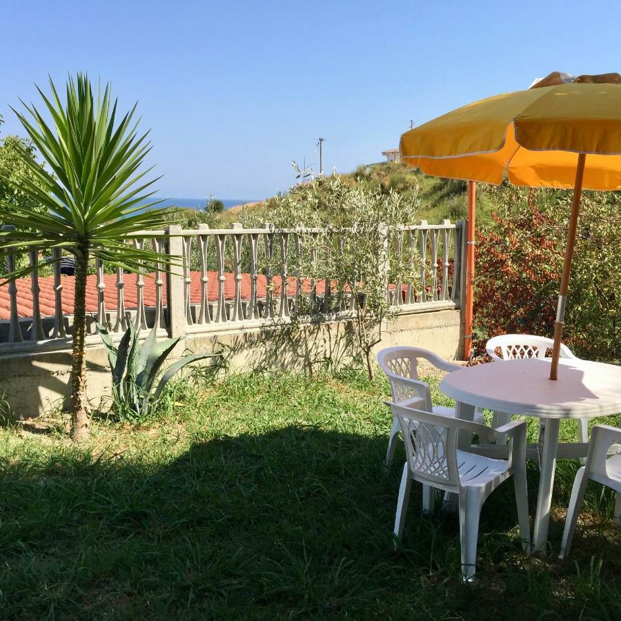 Fantastico appartamento tranquillo a pochi passi dal mare, vista fantastica sul mare, Wi-Fi Gratuito, parcheggio Santa Caterina Dello Ionio Marina Esterno foto